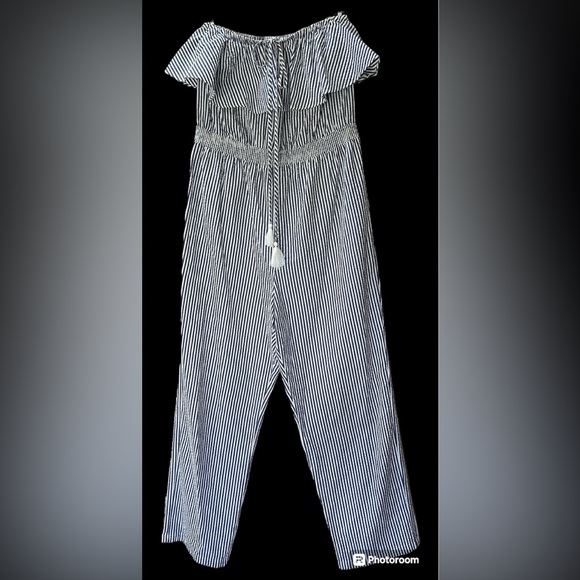 J Crew Ruffled Seersucker Striped Jumpsuit Beach Coverup in Size Medium - Picture 3 of 13